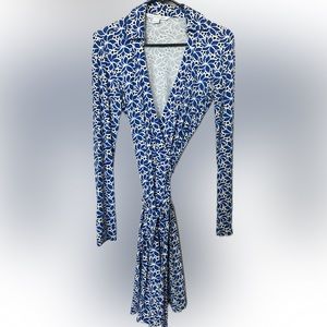 Diane Von Furstenberg - blue wrap dress - size 2